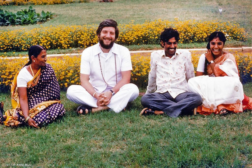 05 aug 77 - Mijn Indische familie, Bangalore 2 - Moeder, Atma Muni, Gupta en Prabha