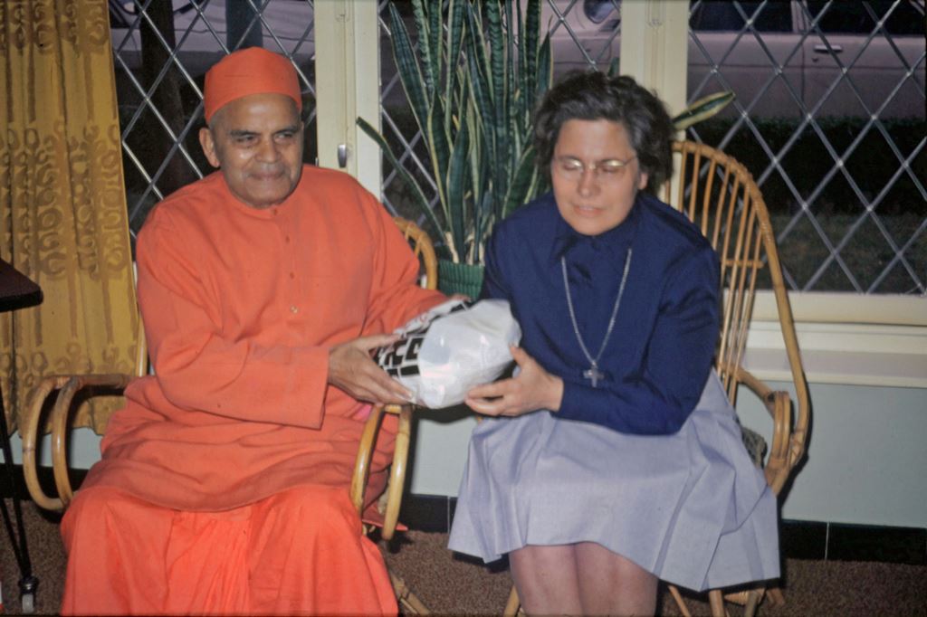 Maharaj Ji met zuster Abha