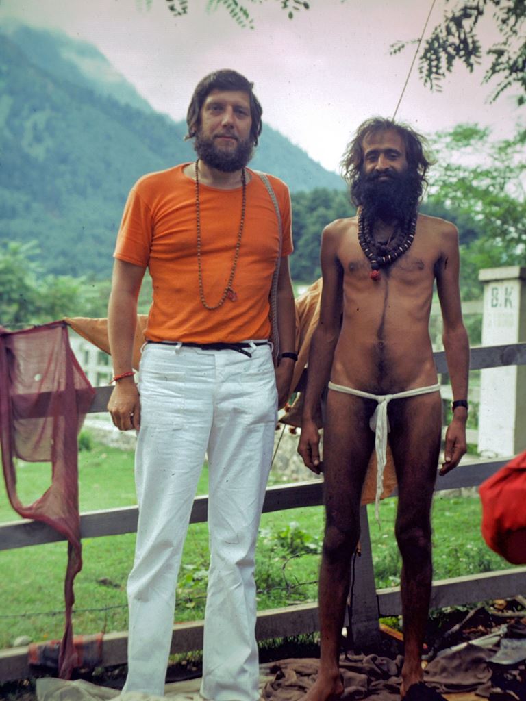 Pahalgam 1975 - Atma Muni met Geklede Sadhu